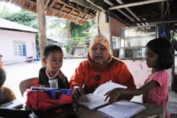 Susilawati Membagi Ilmu di Perbatasan