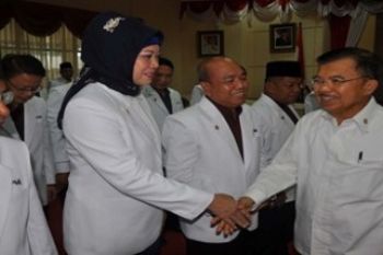 Beri Ucapan Selamat/Foto Henky Mohari