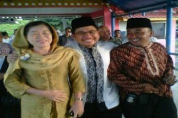 Ucapkan Selamat/Foto Henky Mohari