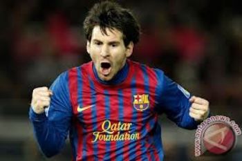 Messi Perpanjang Kontrak dengan Barca Hingga 2018