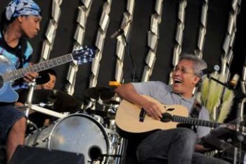 KONSER 3R IWAN FALS
