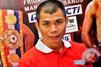 Chris John Ikuti Misa Natal St Familia