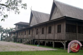 Istana Kuning Di Kotawaringin Barat