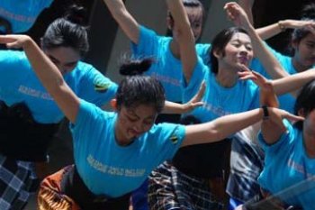 MENARI 12 JAM