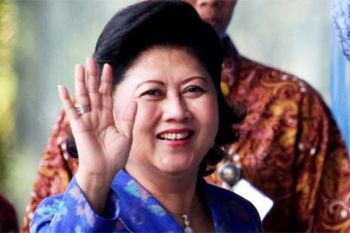 Ani Yudhoyono: Presiden Minta Dibelikan &amp;quot;Cheese dan Crackers&amp;quot;