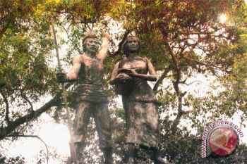 Patung Yang Ada Di Sekitar Sandung Milik Ngabe Sukah