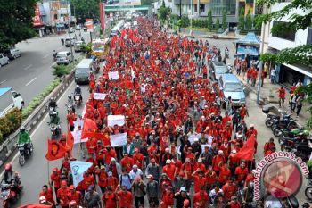 DPR dikepung demo, kawasan Senayan macet 