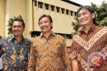 Keluarga Mallarangeng Tidak Kenal Kata "Kapok"