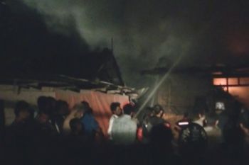 Toko Jaya Bangunan Ludes Dilalap Si Jago Merah