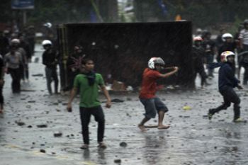 BENTROK MAKASSAR