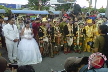 12 WNA meriahkan nikah bareng 12-12-12