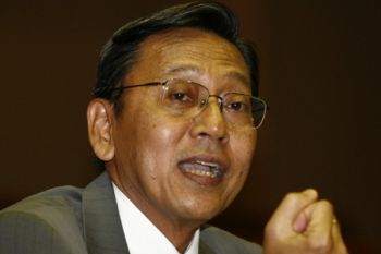 Boediono Tinjau Renovasi Istana Wapres