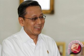 Wapres Boediono Tinjau Sekolah Dan Pembangunan Jembatan