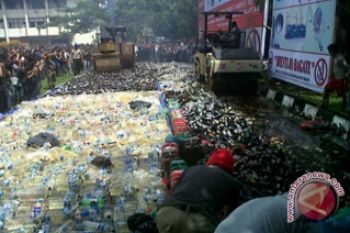 28 ribu botol miras dimusnahkan
