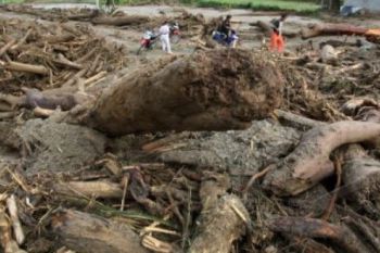 Pencarian Korban Hilang Banjir Dihentikan