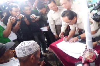 Menhut berikan IUPHHK-HKm kepada petani Gunung Kidul