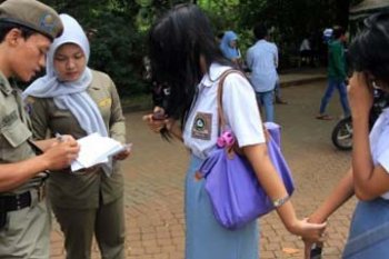BOLOS SEKOLAH