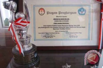 DIY beri penghargaan 370 insan berprestasi 
