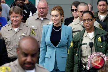  Lindsay Lohan tak mampu bayar psikiater
