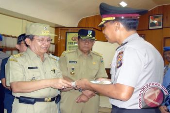 Gubernur Santuni Keluarga Anggota Brimob Korban Penembakan Poso 