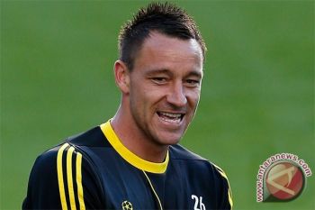  Terry masih menepi karena cedera lutut 