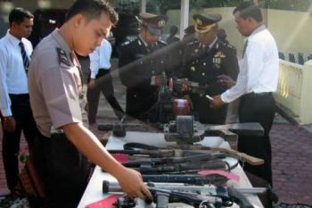 Polres Langkat Musnahkan 12 Pucuk Senjata Api