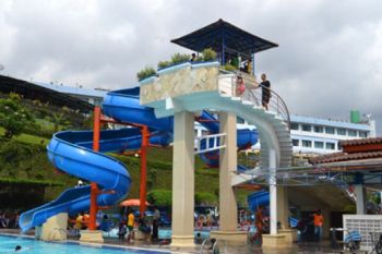 Wisata Berenang