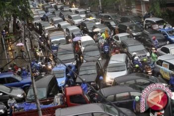  Atasi kemacetan, perbaiki standar pelayanan angkutan umum