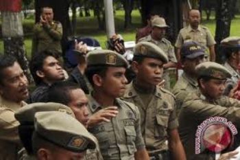 Satpol PP Sebar 1.200 Personel Pantau Jnf 2012