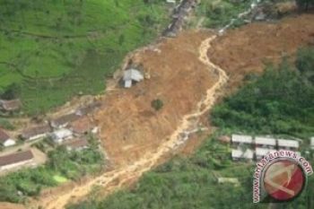 Tiga Rumah Rusak Berat akibat Tanah Bergerak