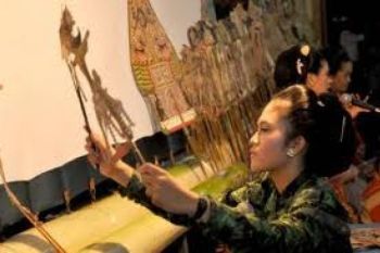 Empat Perempuan Dalang Tampil Bersama Peringati Hari Ibu