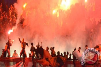 Aksi Suporter Persisam