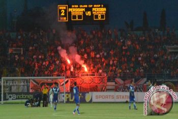 Aksi Suporter Persisam