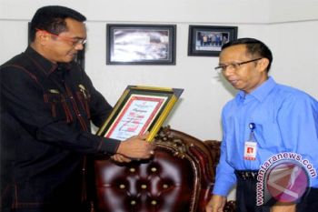 Pemberian Penghargaan LKBN ANTARA  Kepada Ketua DPRD Kota Palangka Raya