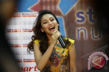 Ayu Ting Ting and Friends