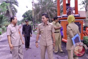 Bupati Kotim Tinjau Kebersihan Lingkungan Kantor