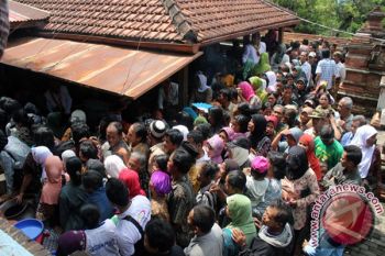 Berkah di Tradisi Nguras Enceh 