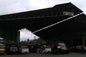 Banjir Jakarta, Pedagang Alihkan Kiriman Cabai 