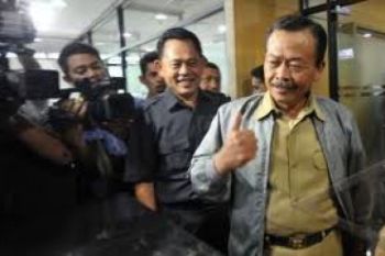 Jelang Pilgub, Gubernur Mutasi Sembilan Pejabat