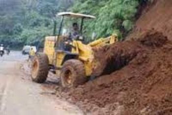 Longsoran Jalur Selatan Jateng Terus Disingkirkan