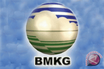 BMKG: 24 Jam ke Depan Cuaca Buruk Landa Selat Sunda