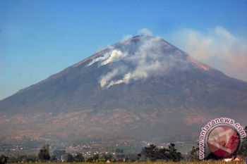 Gunung Sindoro Tetap Dibuka untuk Pendakian