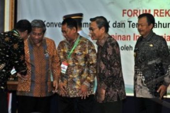 FORUM REKTOR