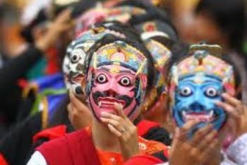 Ribuan Penari Solo Antusias Sambut Tahun Baru