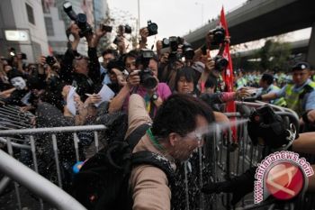  Ribuan warga tuntut pemimpin Hongkong mundur