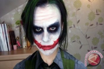  Berkat "make up", remaja pemalu jadi terkenal