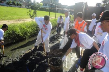Hadi Mulyadi Serap Aspirasi sambil Gelorakan Semangat Gotong Royong 