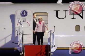  Clinton keluar dari rumah sakit paska perawatan