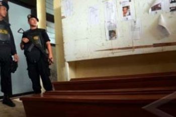 JAGA JENAZAH TERORIS