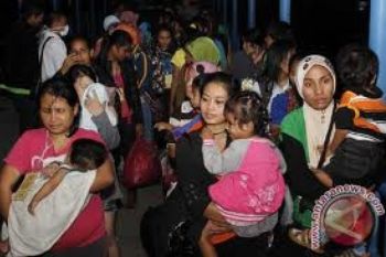 Sembilan TKI Deportasi Melarikan Diri
